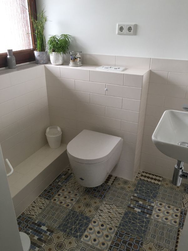 Gefliestes Badezimmer