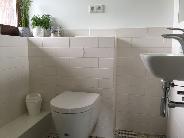 Gefliestes Badezimmer