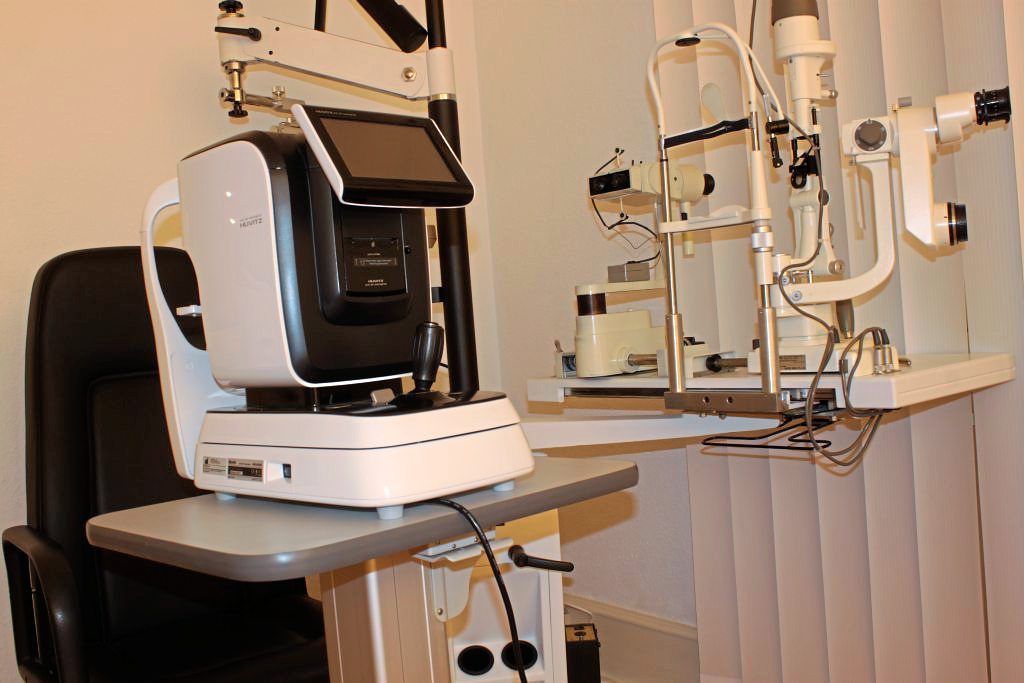 Michels Brillen Contactlinsen Untersuchung 6