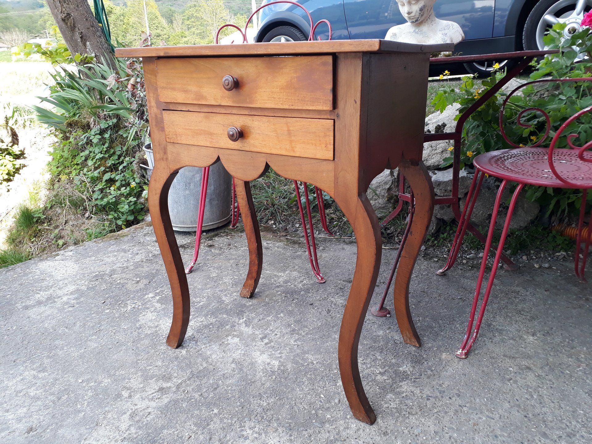 Table de chevet avant décapage