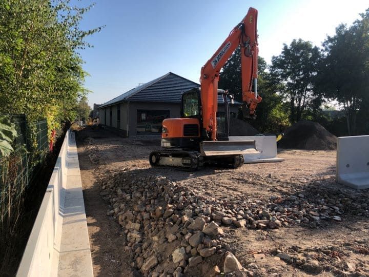 Terrassement à l'aide d'une pelle mécanique
