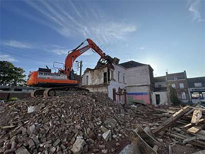 Démolition et curage d'un bâtiment