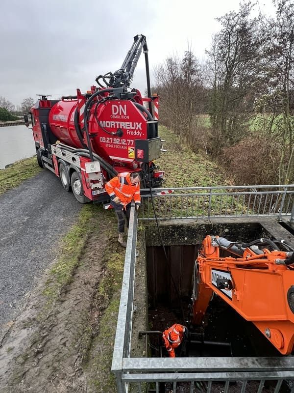 Vidange et curage d'un réservoir