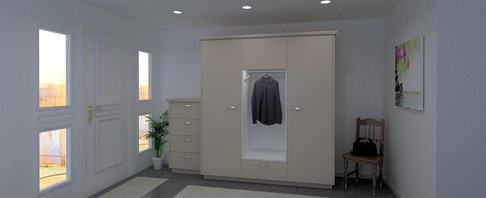 Ein Flur mit einer Glastür