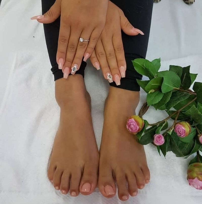 nail and beauty center daniela  Nageldesign Gelnägel Maniküre Pediküre