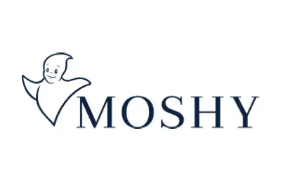 Logotipo de Moshy con un rostro dibujado a mano de forma sencilla sobre la palabra “MOSHY”.