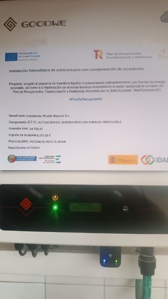 Un cartel en una pared que dice Google.