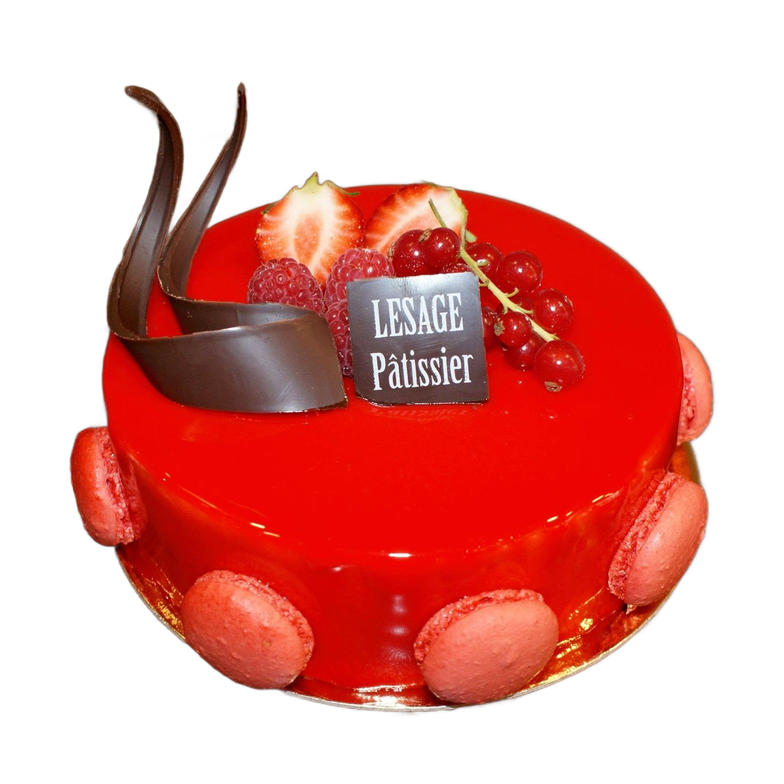 Gâteau aux fraises rouges avec un glaçage brillant.