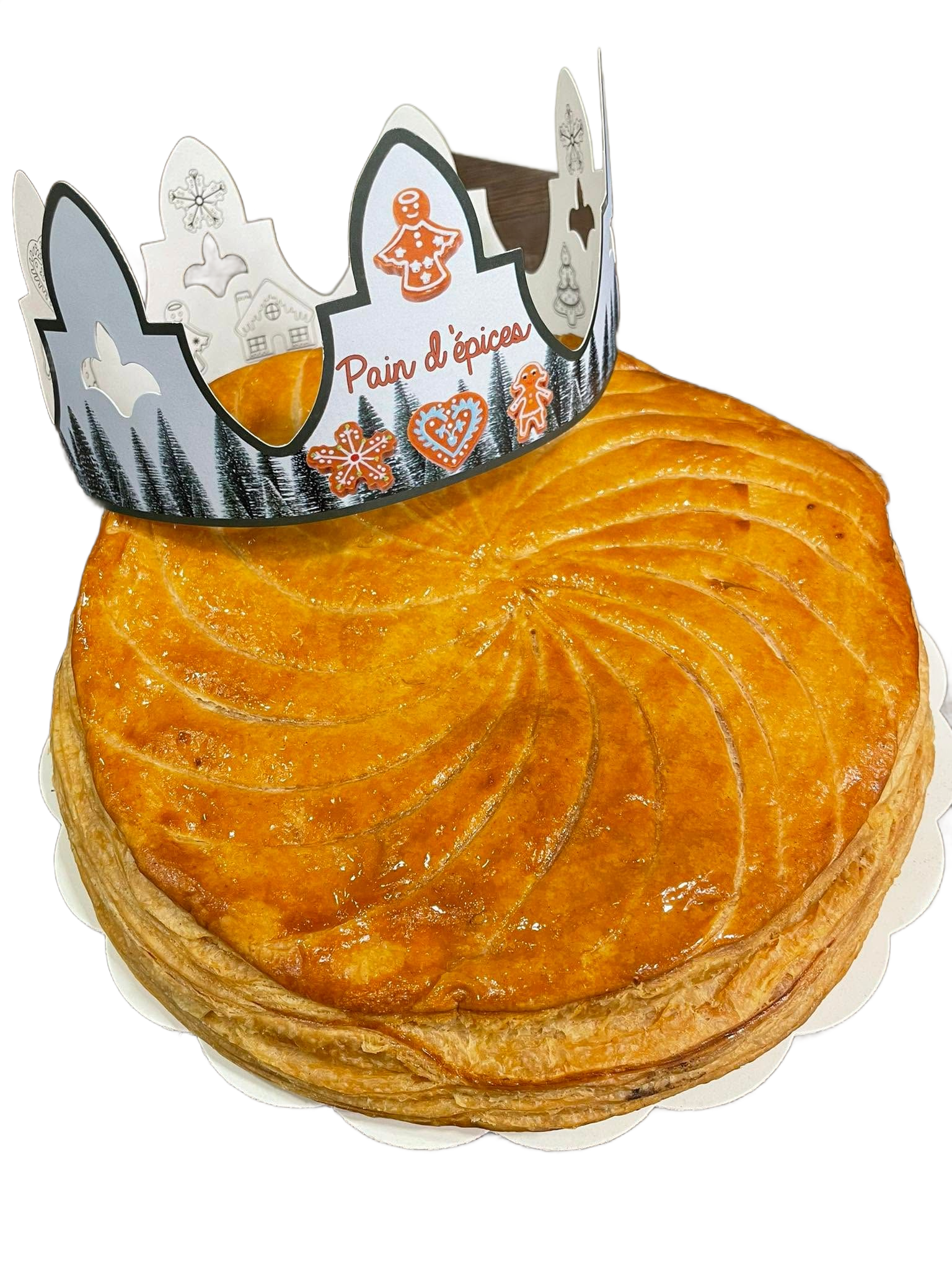 Galette des rois dorée avec une couronne en papier