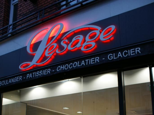 Devanture de la boulangerie Lesage.