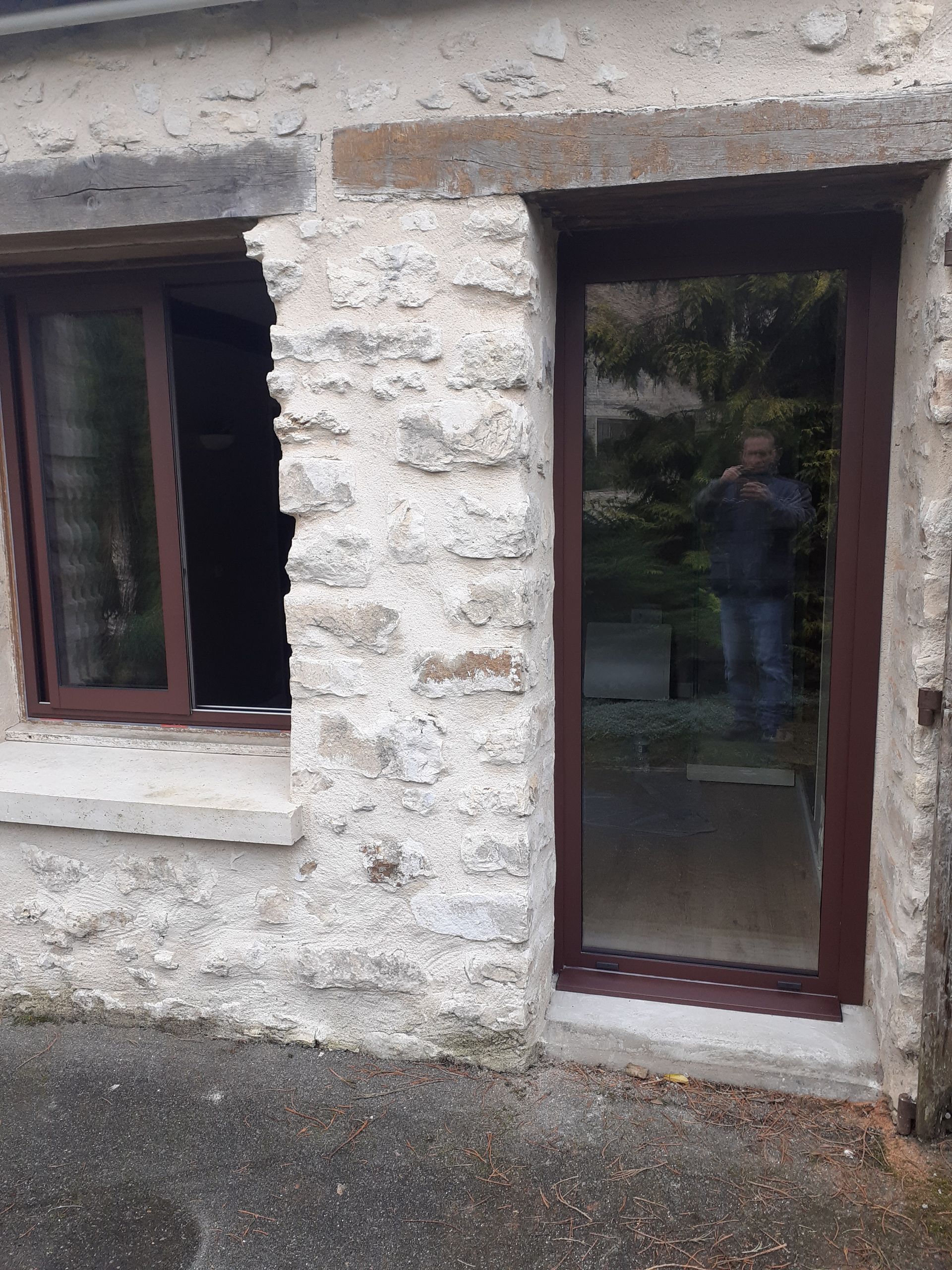 Fenêtre en alu marron