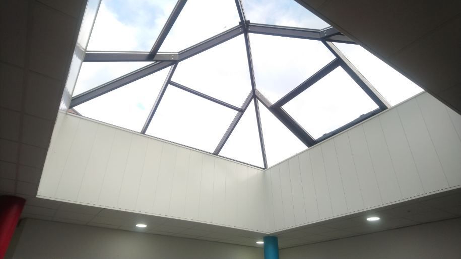 Puits de lumière en aluminium vu du dessous