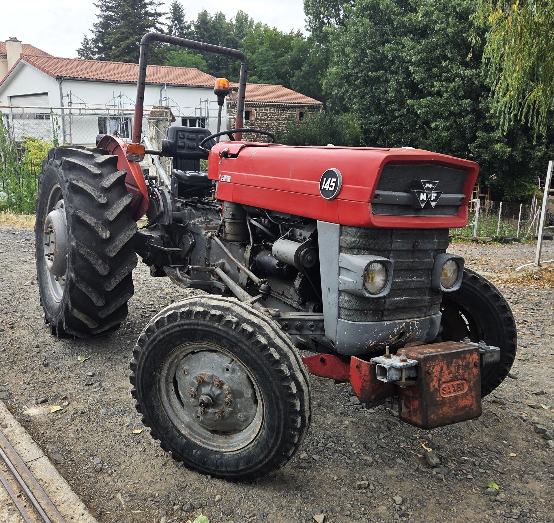 Massey Ferguson 145