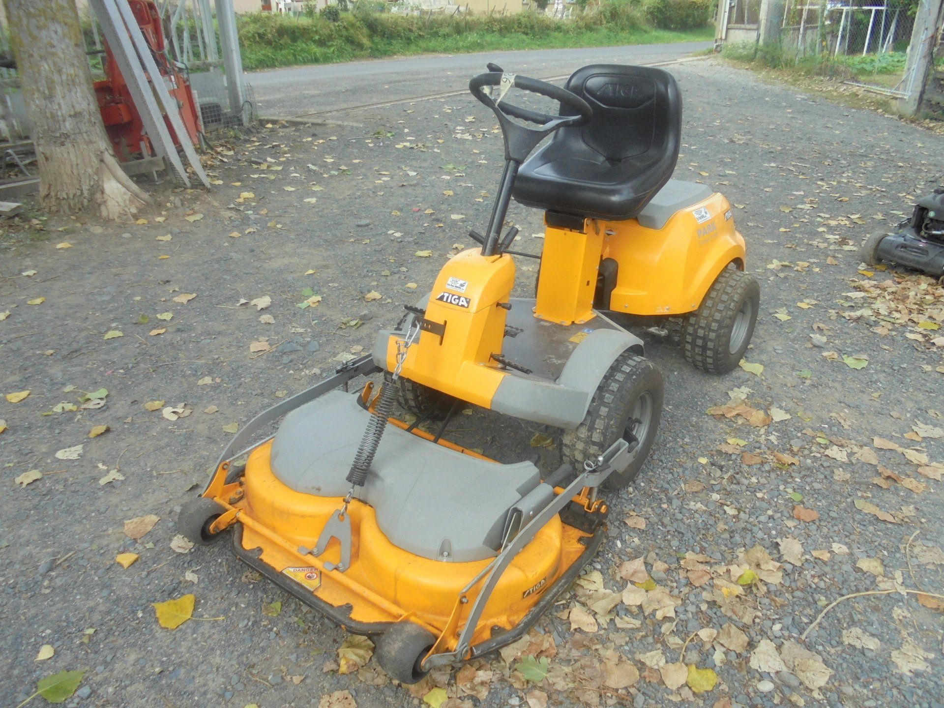 tracteur tondeuse autoportée coupe avant stiga