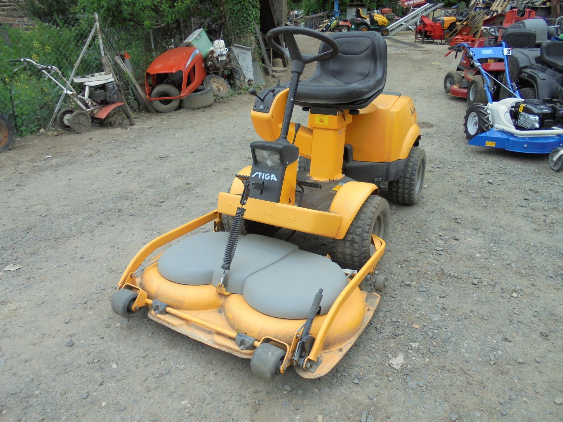 Autoportée, tondeuse, coupe avant, stiga, paul ravel, montmorin, puy-de-dôme, auvergne