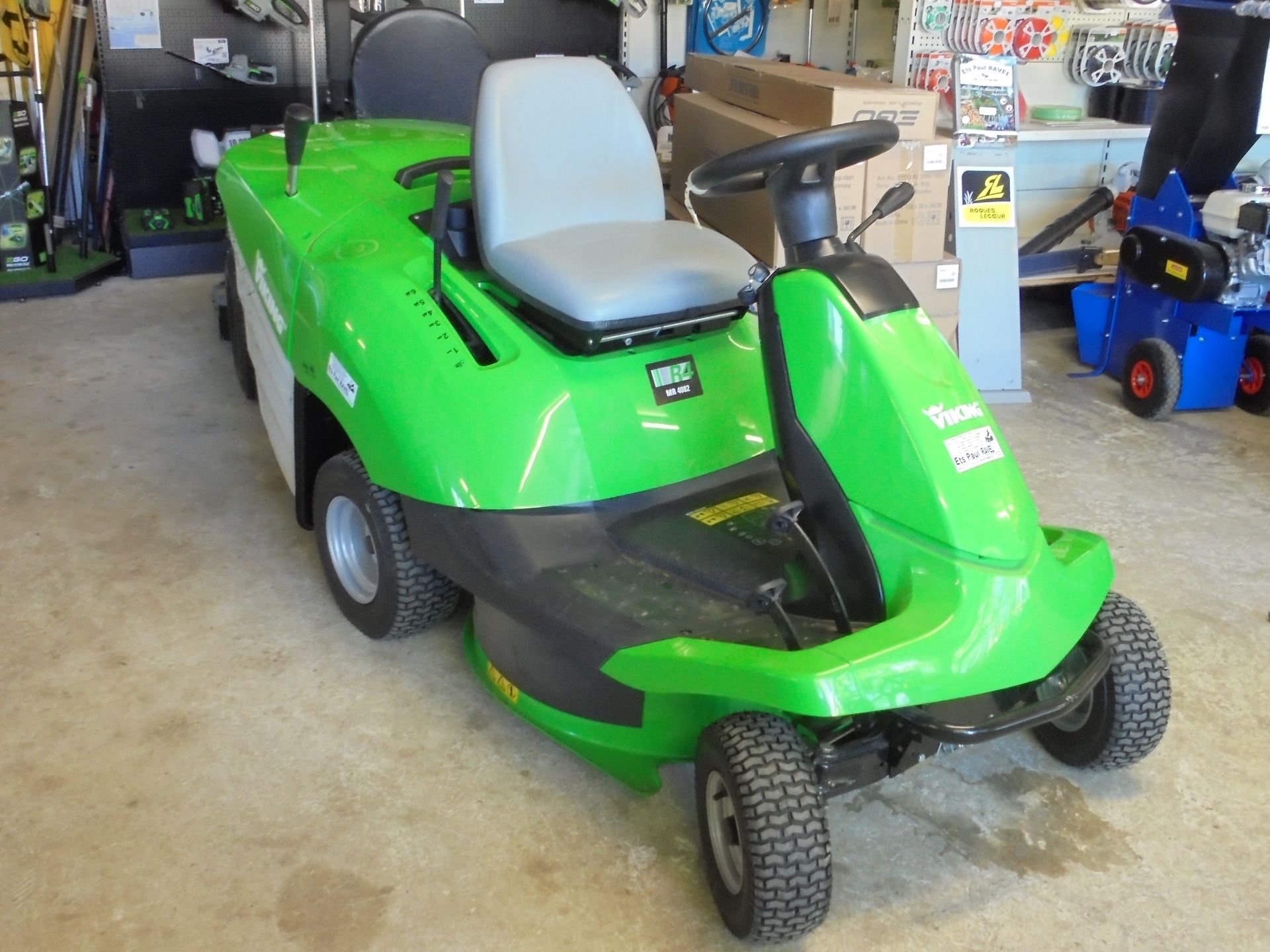 autoportée, tracteur tondeuse, bac ramassage, occasion, motoculture, montmorin, puy-de-dome, ravel