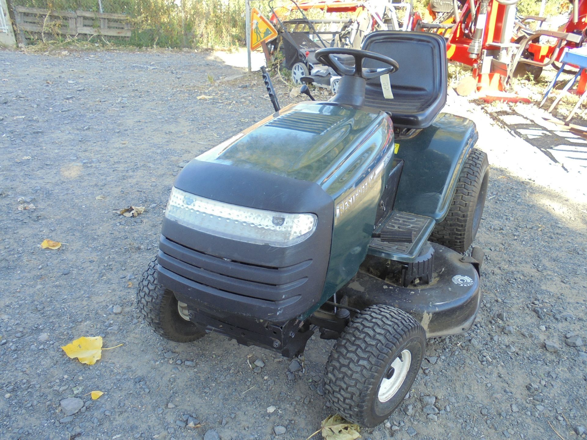 Autoportée, tracteur tondeuse, sans bac, éjection latérale, montmoin, motoculture, ravel