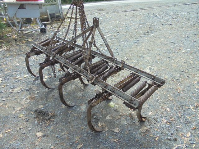Cultivateur 9 dents, ressort, massey