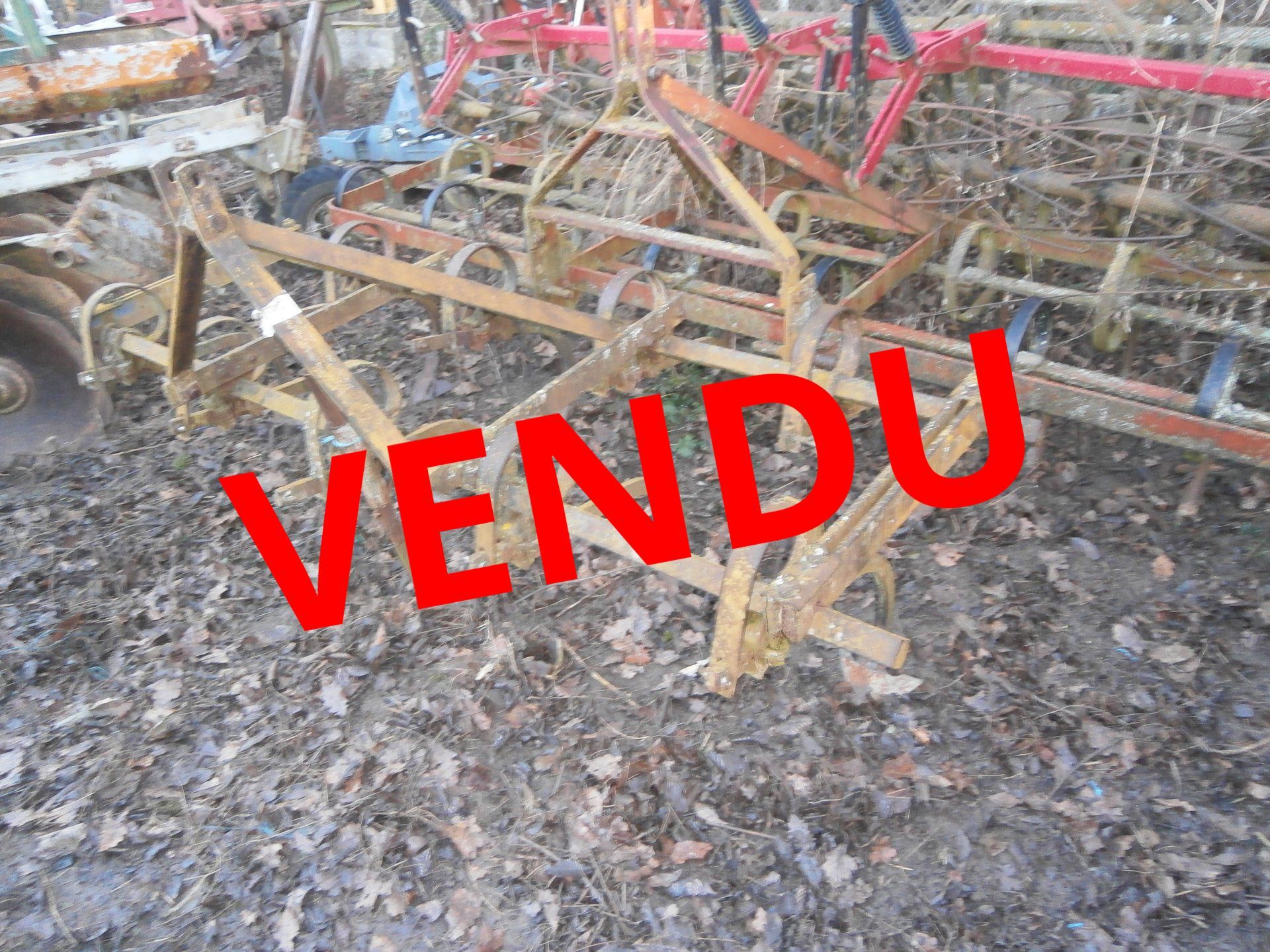 materiel 3 pts charrue brabant cultivateur extirpateur travail sol agricole occasion