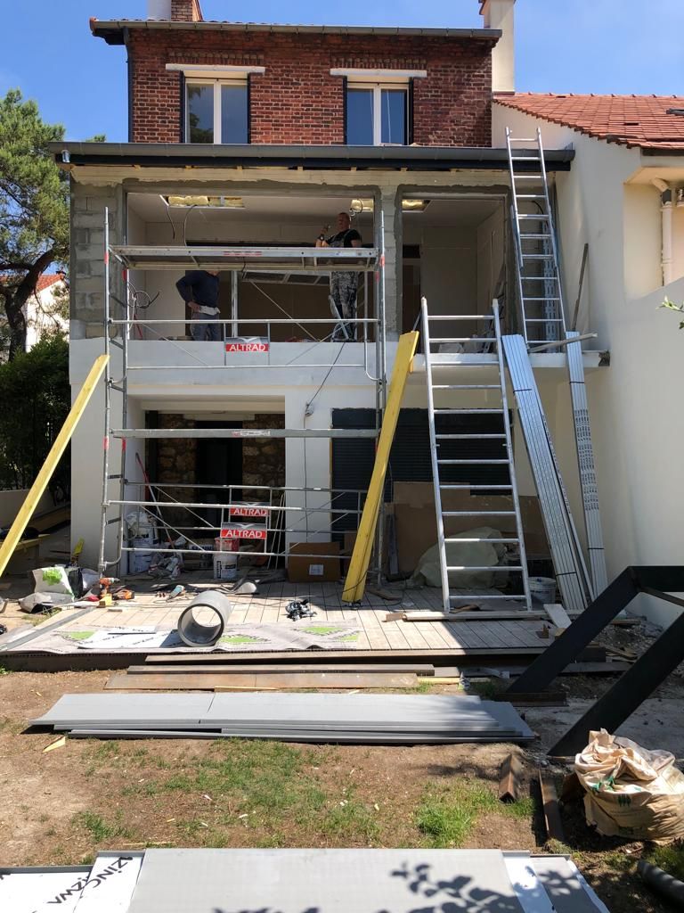 Travaux d'extension d'une maison.