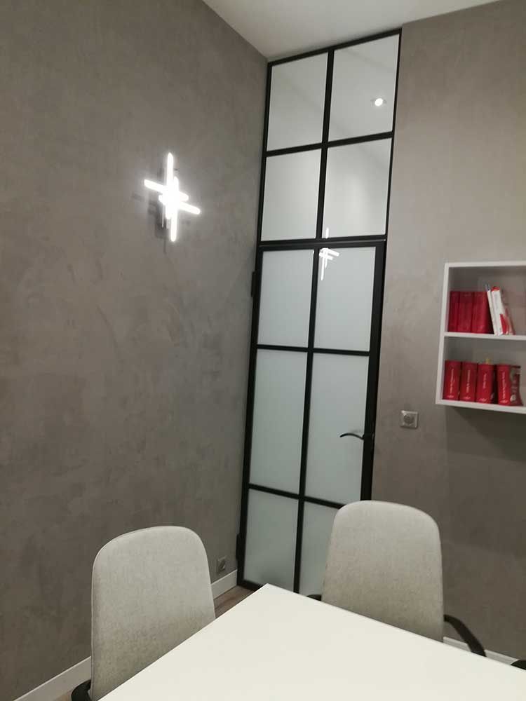 Cabinet d’avocats rue Claude Cahu 15.