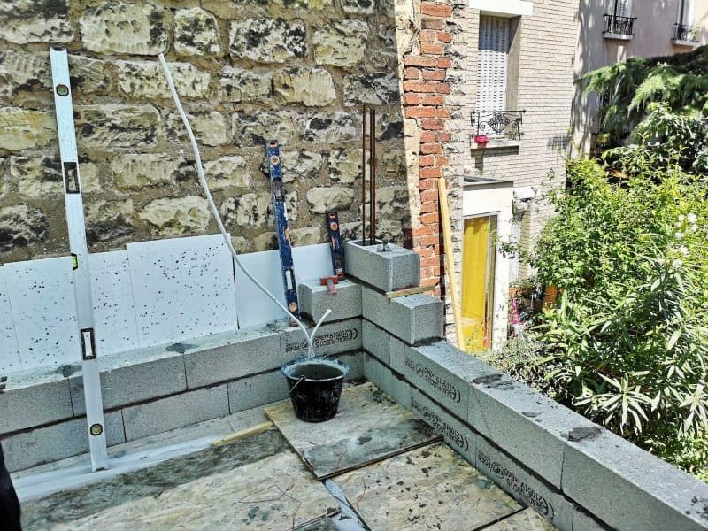 Travaux de maçonnerie et création de murs.