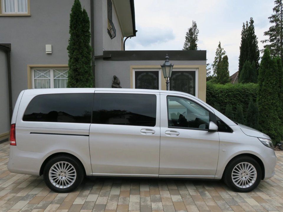 Bestattungswagen von De Vita Bestattungen