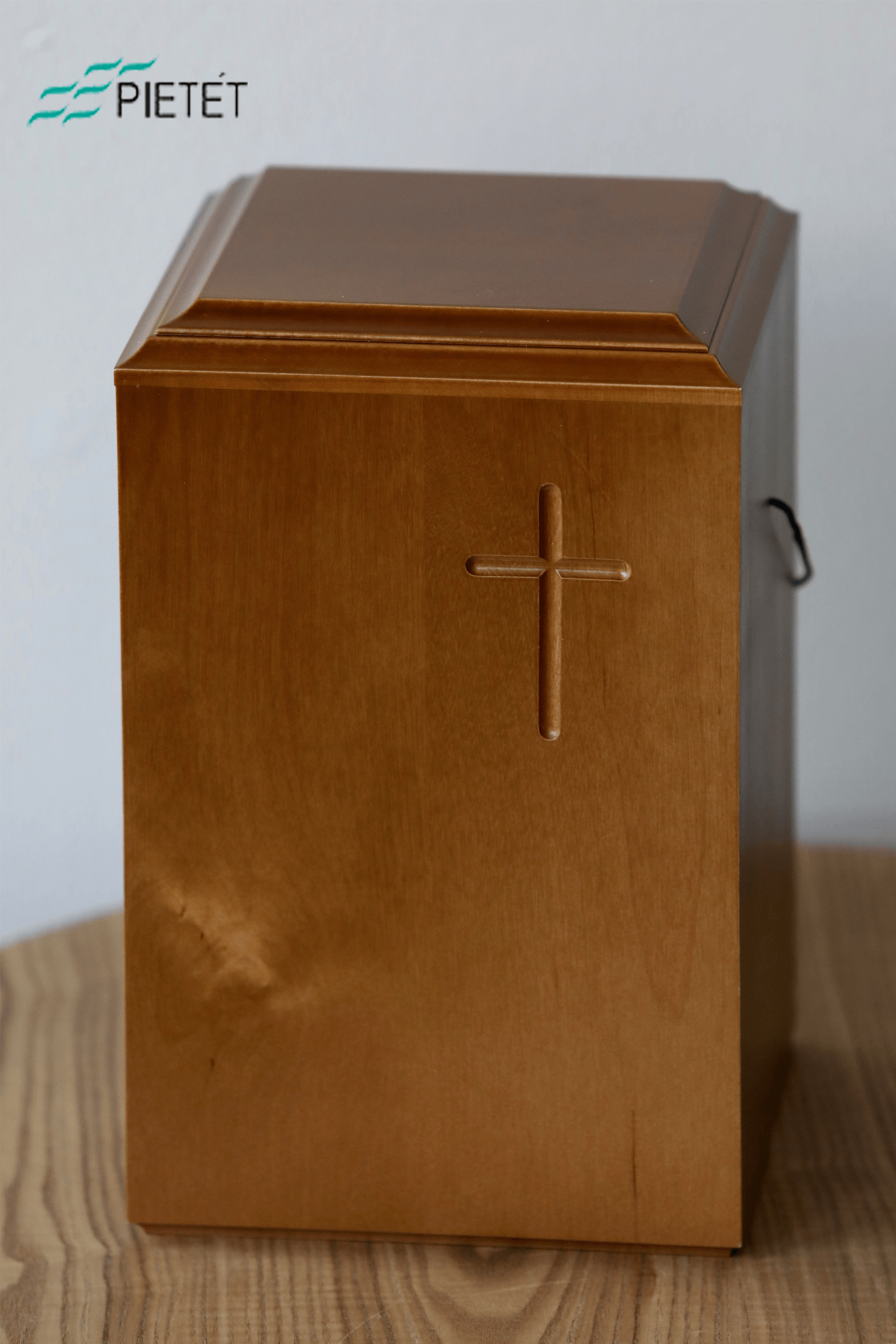 Culstone tumma puu risti