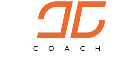 El logotipo del entrenador es naranja y negro sobre un fondo blanco.