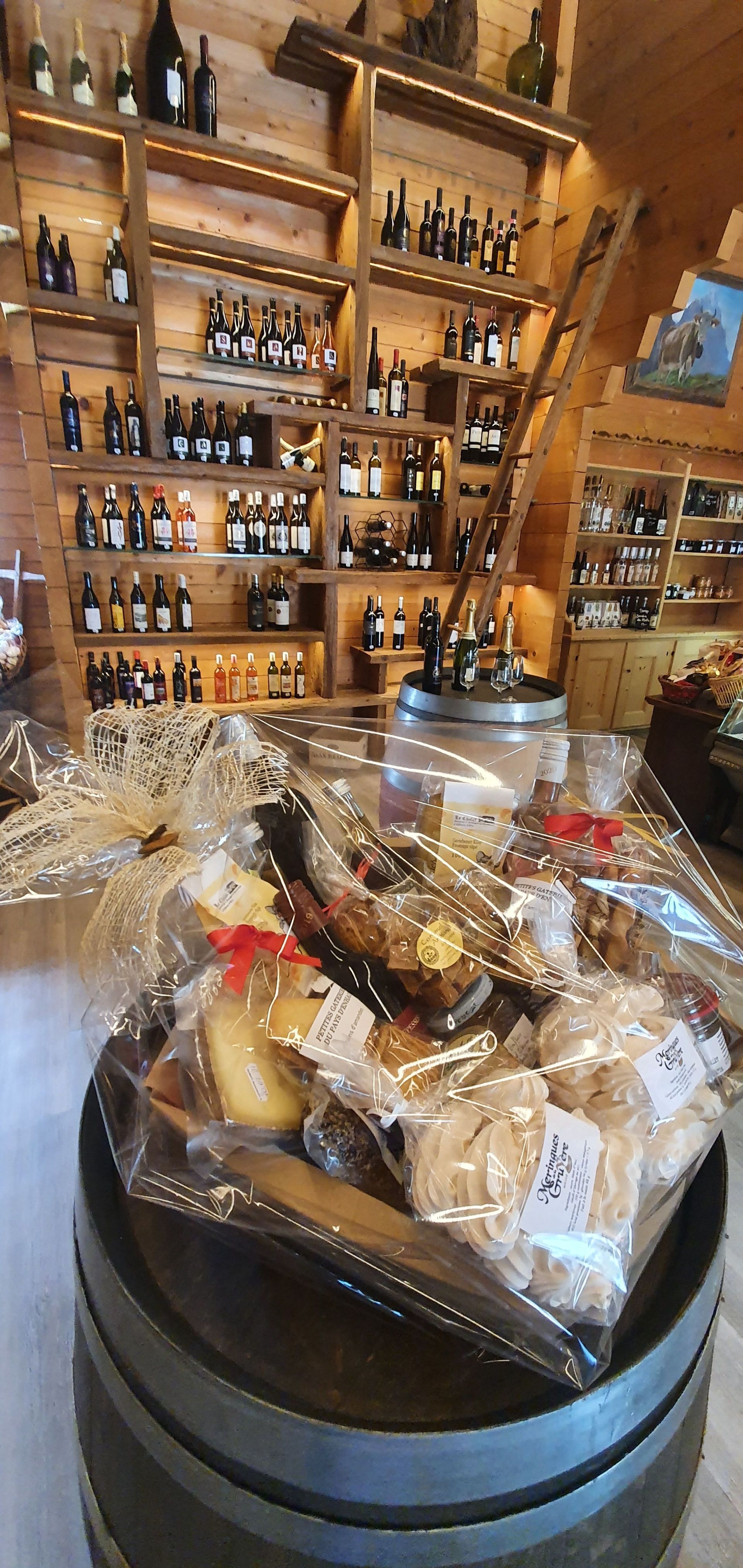 cheese-making-demonstration-shop-le-chalet-restaurant-château-d-Oex