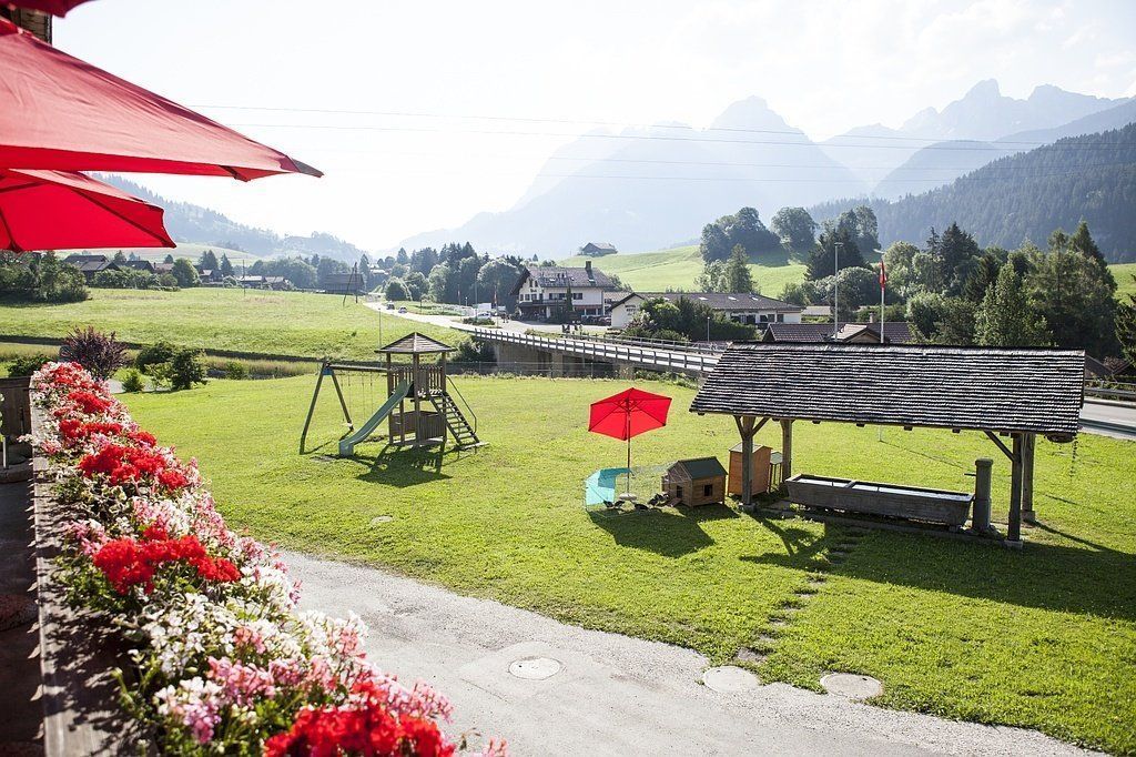 le-chalet-restaurant-schaukäserei-château-d-Oex
