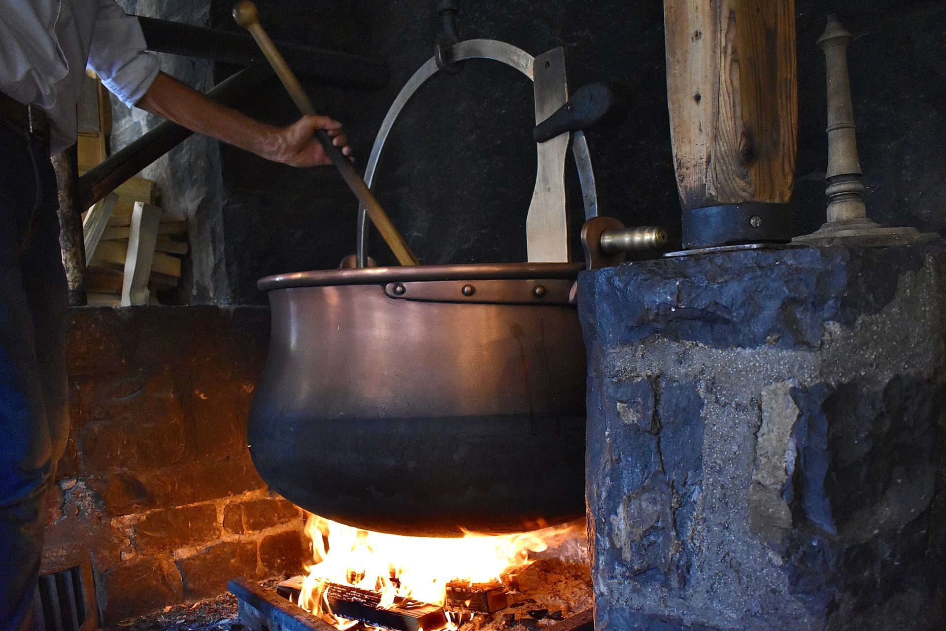 fromagerie-de-démonstration-le-chalet-restaurant-fromagerie-de-démonstration-château-d-Oex