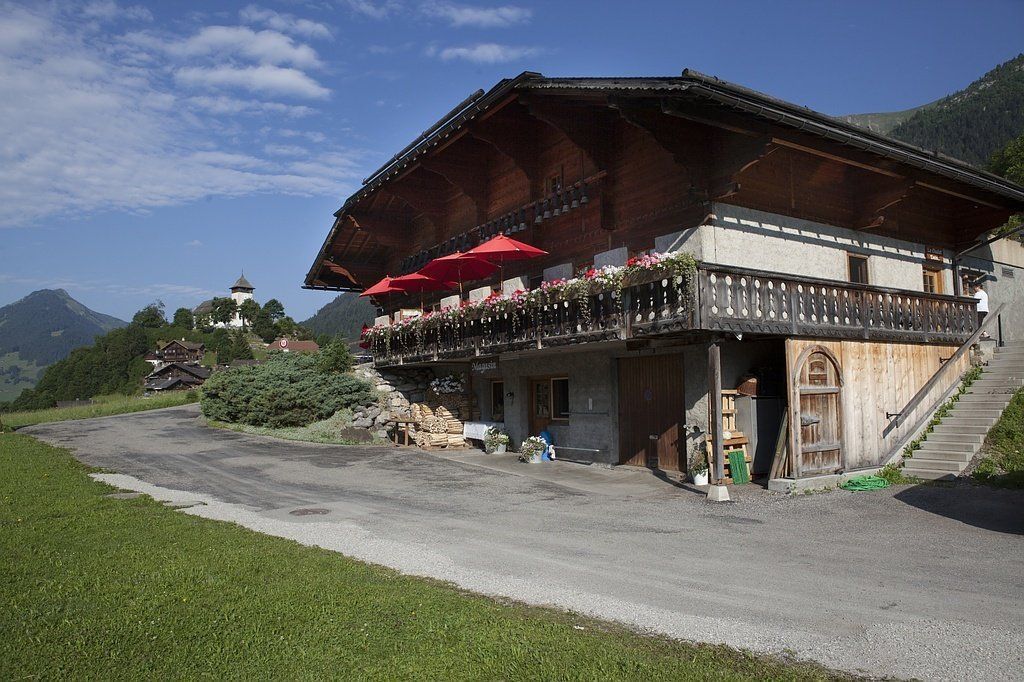 le-chalet-restaurant-schaukäserei-château-d-Oex