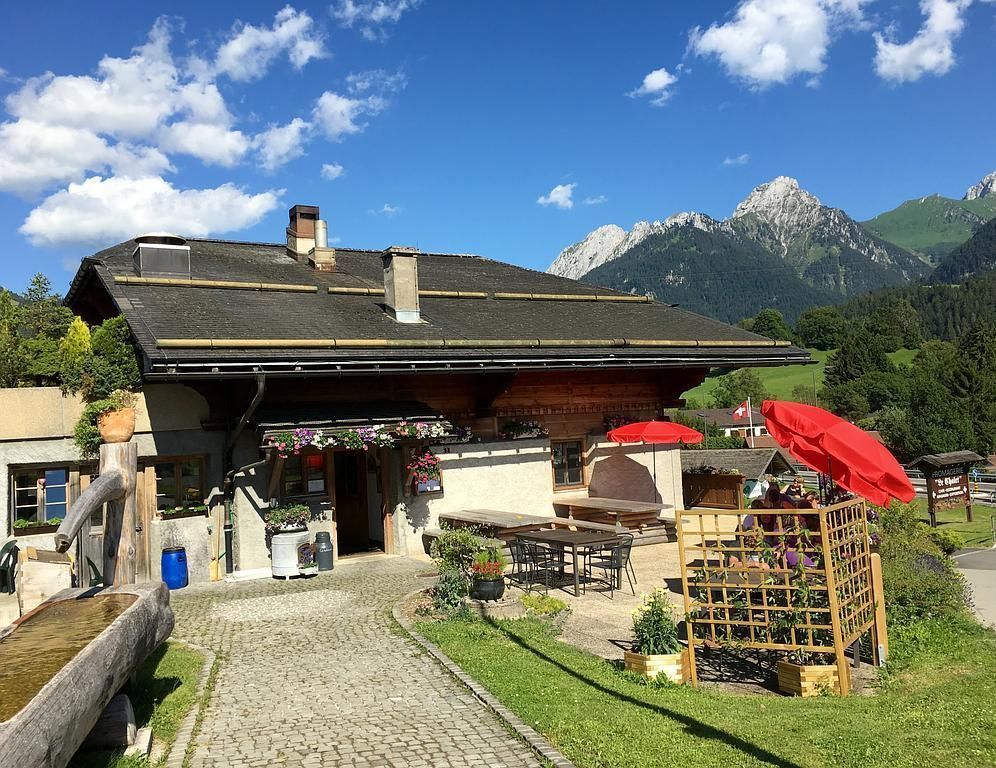 chalet-et-restaurant-le-chalet-restaurant-fromagerie-de-démonstration-château-d-Oex