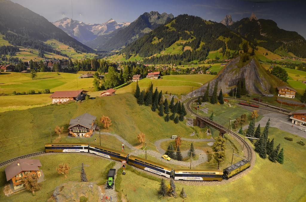 le-chalet-restaurant-cheese-making-demonstration-château-d-Oex