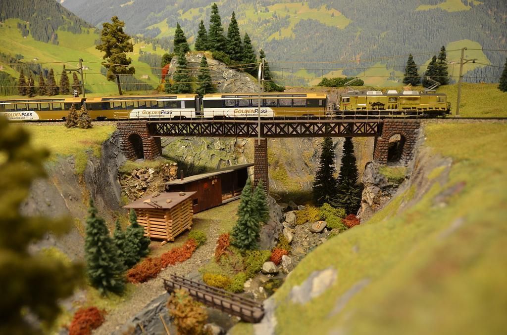 le-chalet-restaurant-cheese-making-demonstration-château-d-Oex