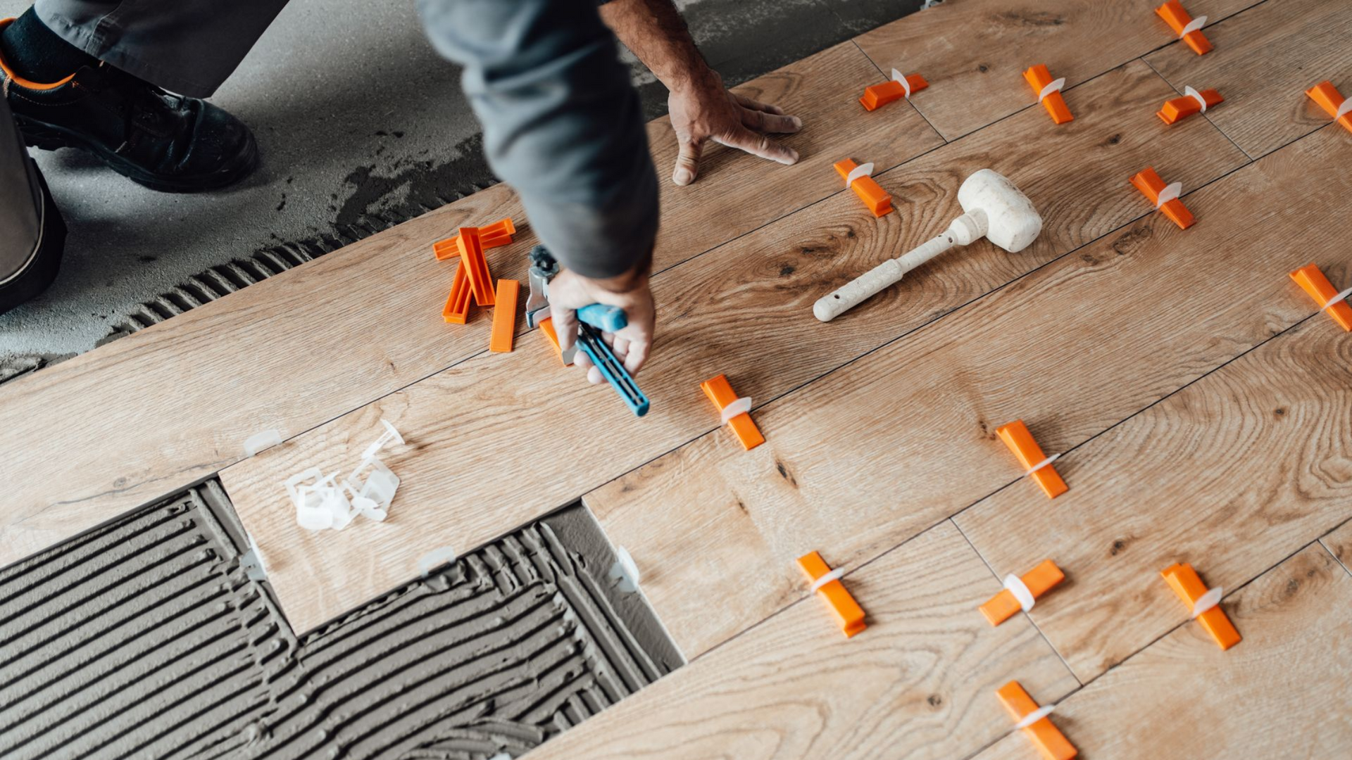 Pose d'un carrelage imitation bois