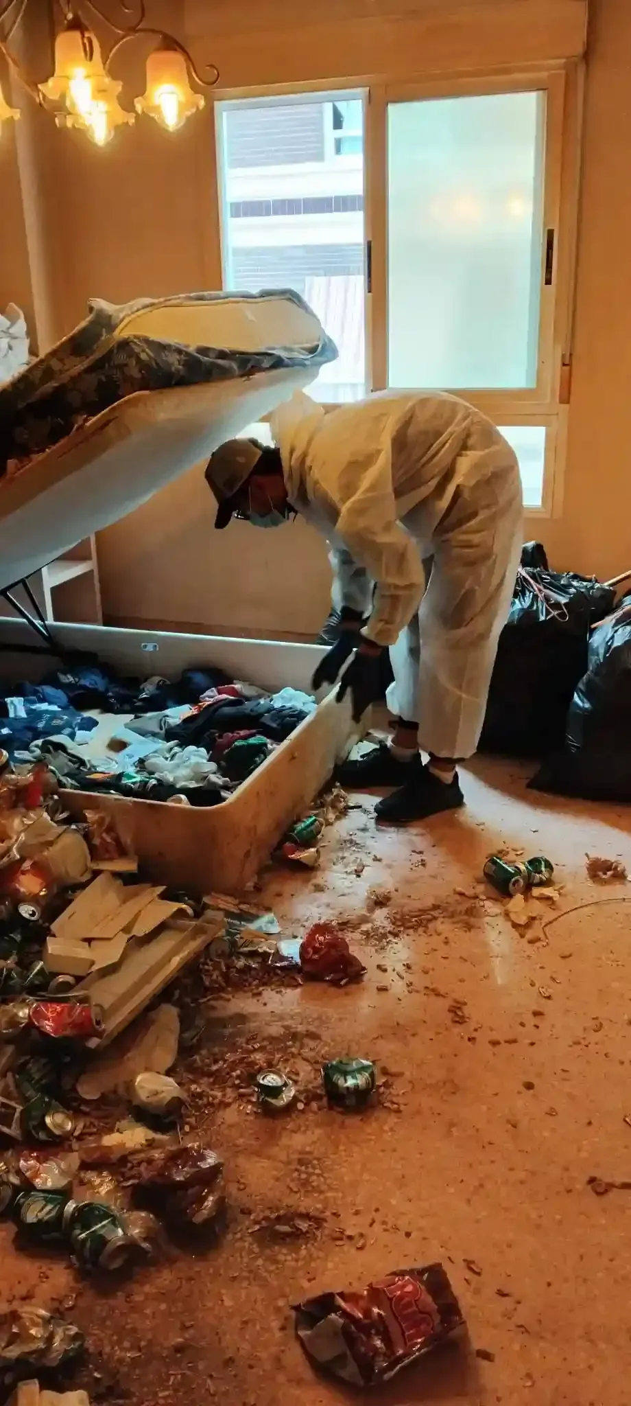 Eco Express | Vaciado de pisos en Alicante y Murcia. Equipo.