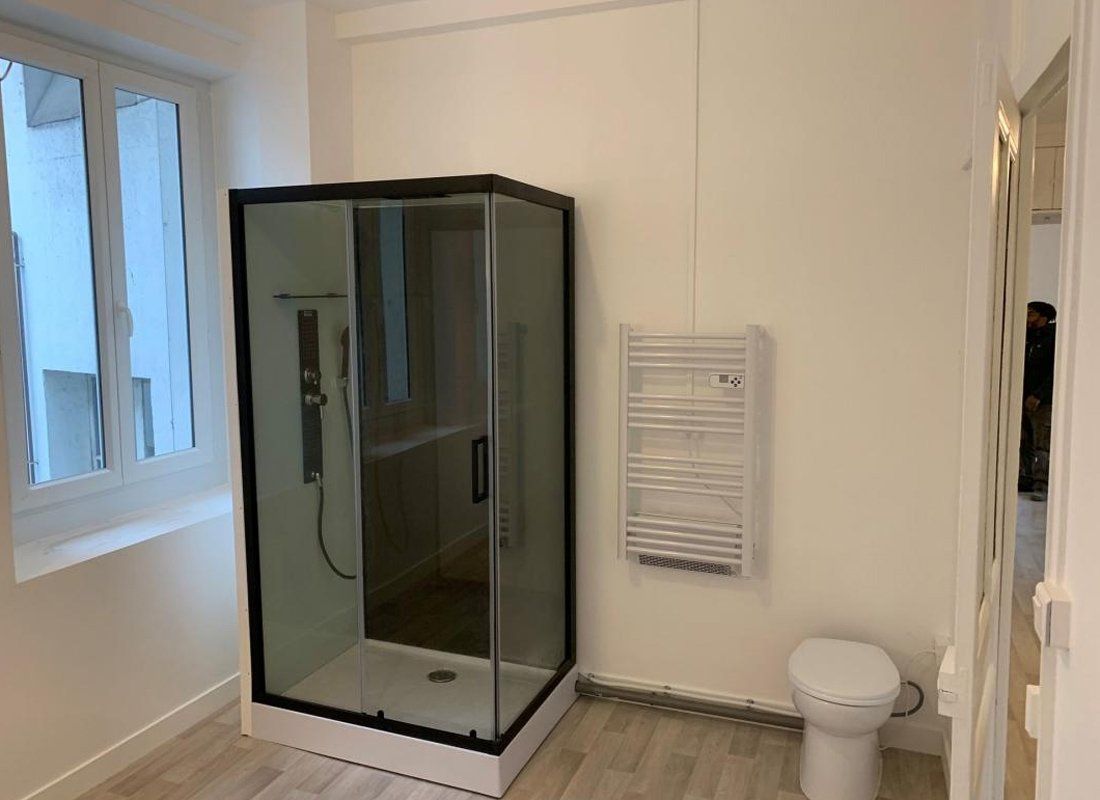 Rénovation intérieure et pose de salle de bains