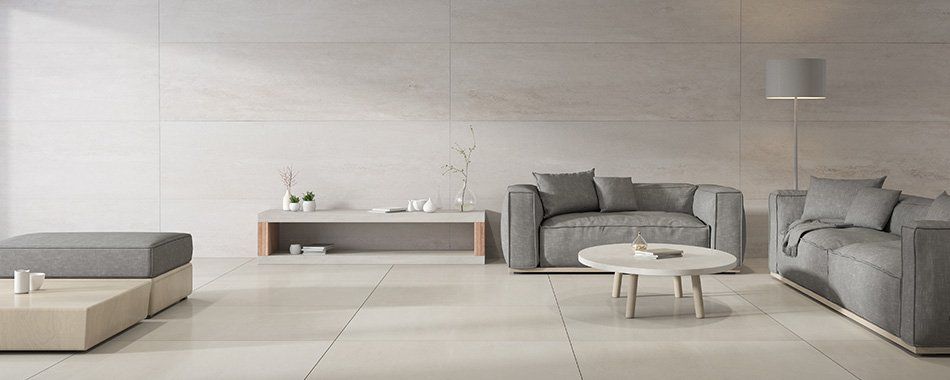 Intérieur d'un salon au sol et aux murs carrelés