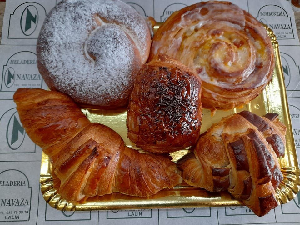 Una selección de diversos pasteles