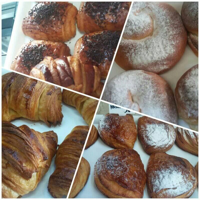 Un collage de diversos productos horneados