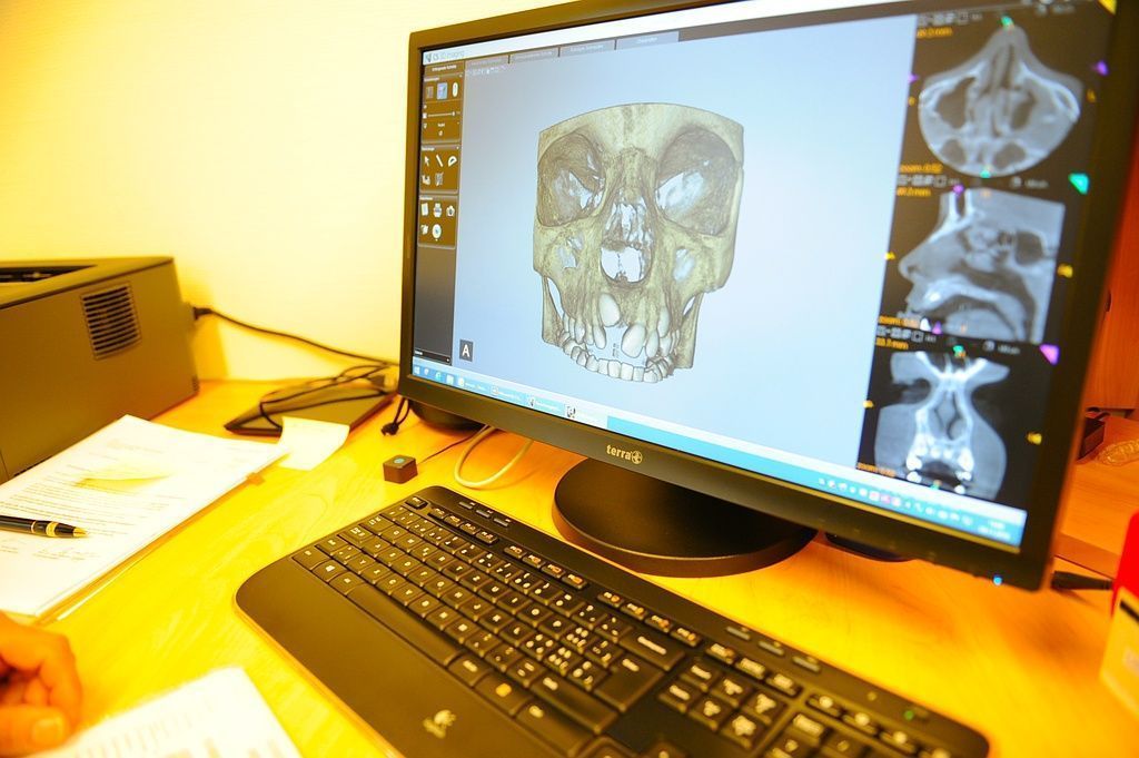 Dr méd. & Dr méd. dent. Thierry Vuillemin, chirurgie maxillaire, faciale et cervicale & Dr. med. Stefan Gerber