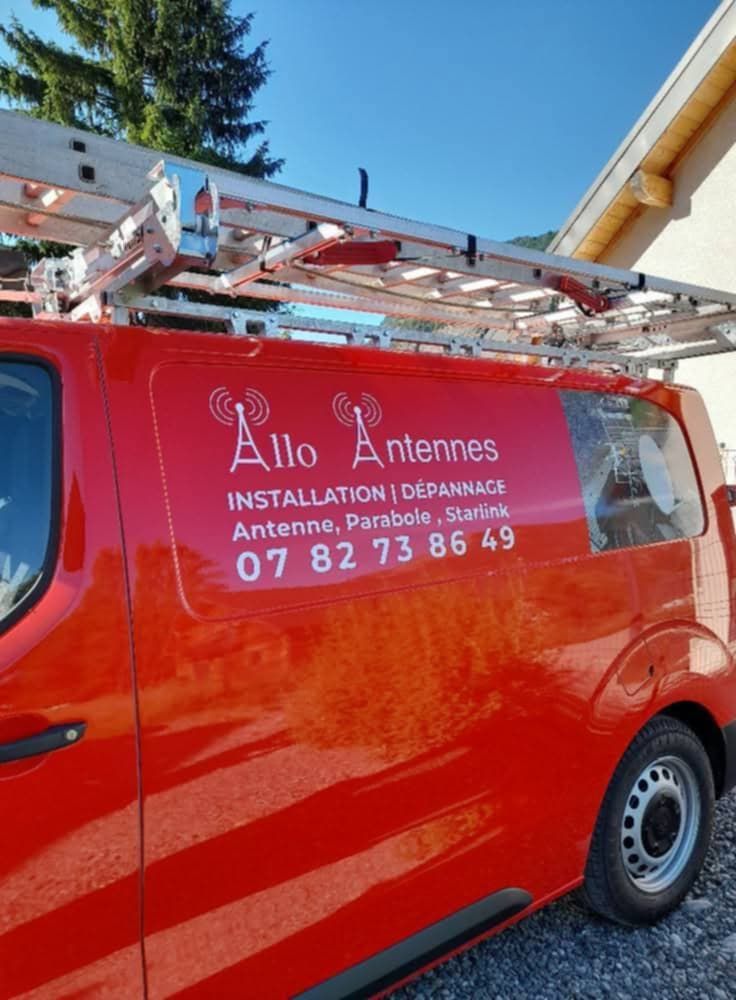 Camion rouge d'Allo Antennes