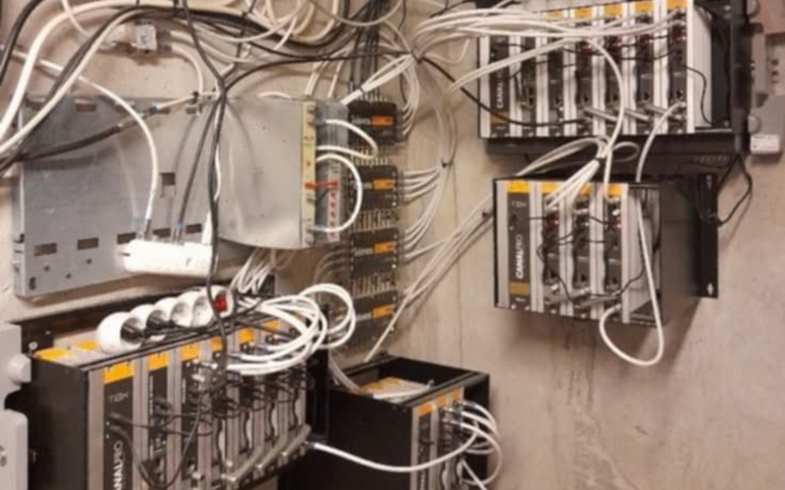 Installation collective chaînes TNT  et satellites et canal +