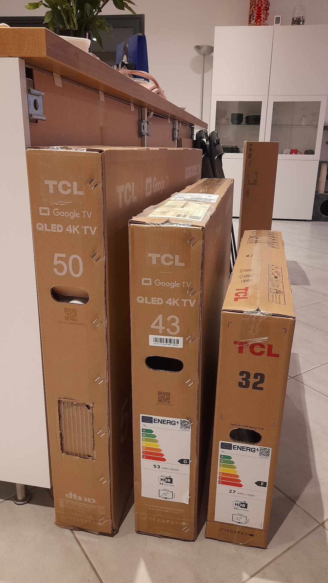 Cartons de téléviseurs