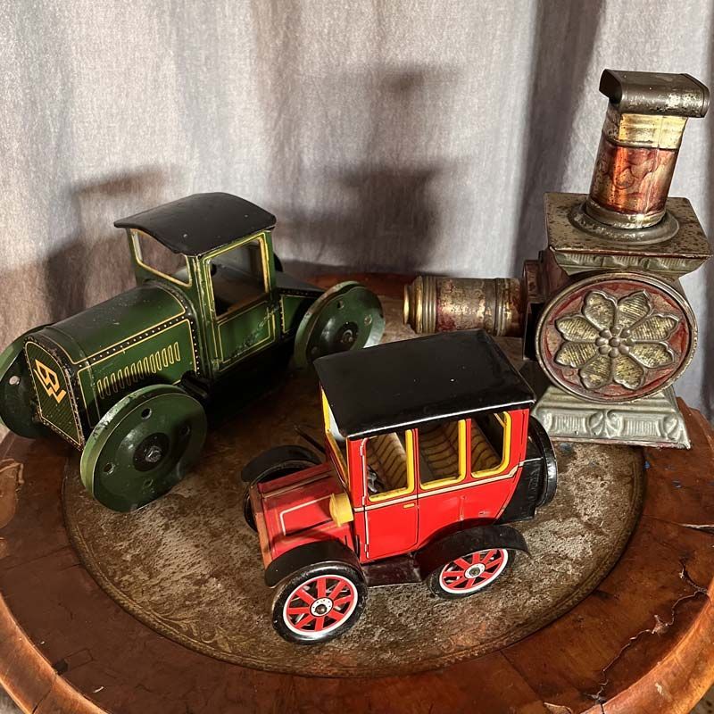 Jouets, voitures anciennes