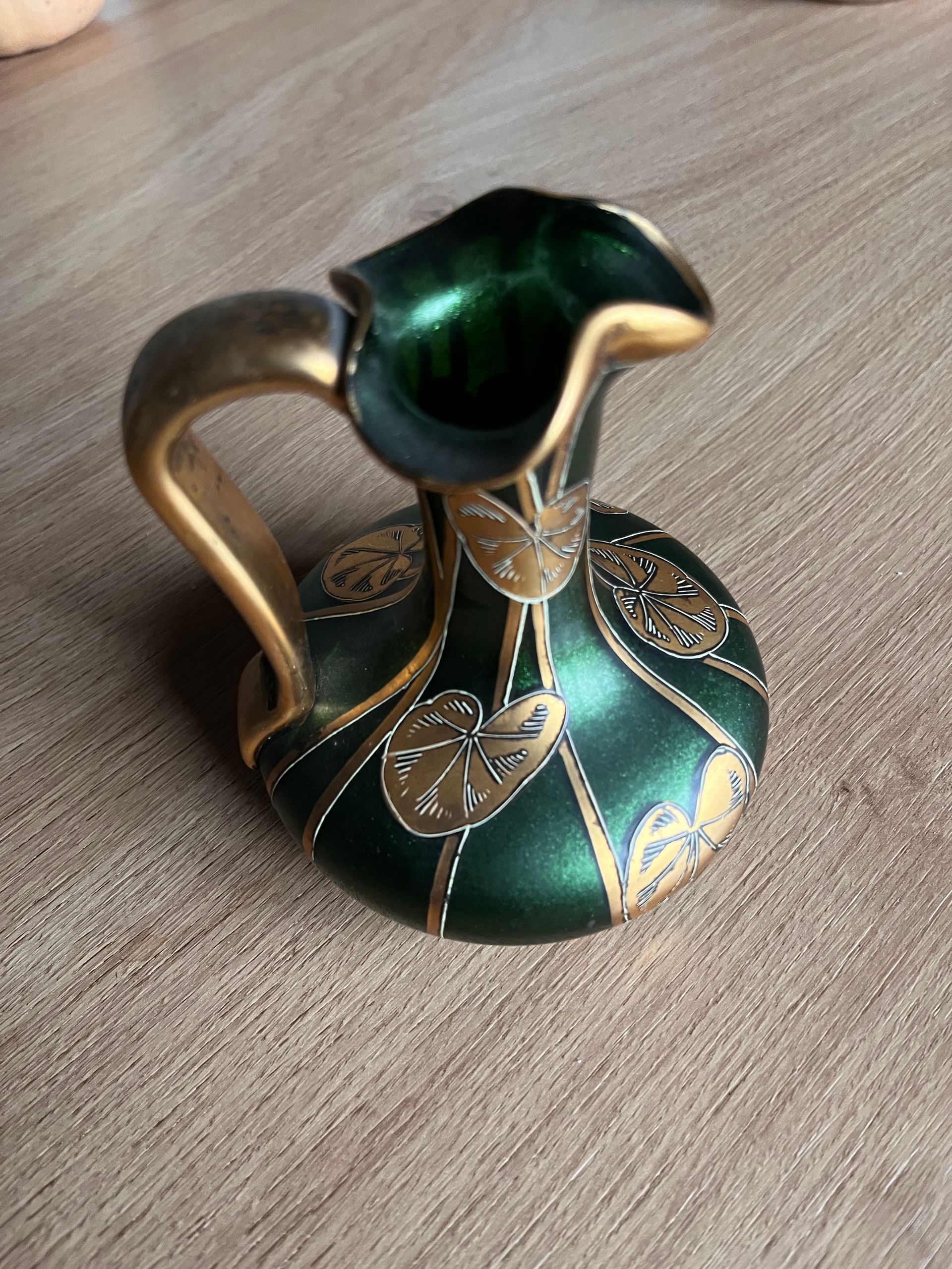 Petite bouteille vertes à anse