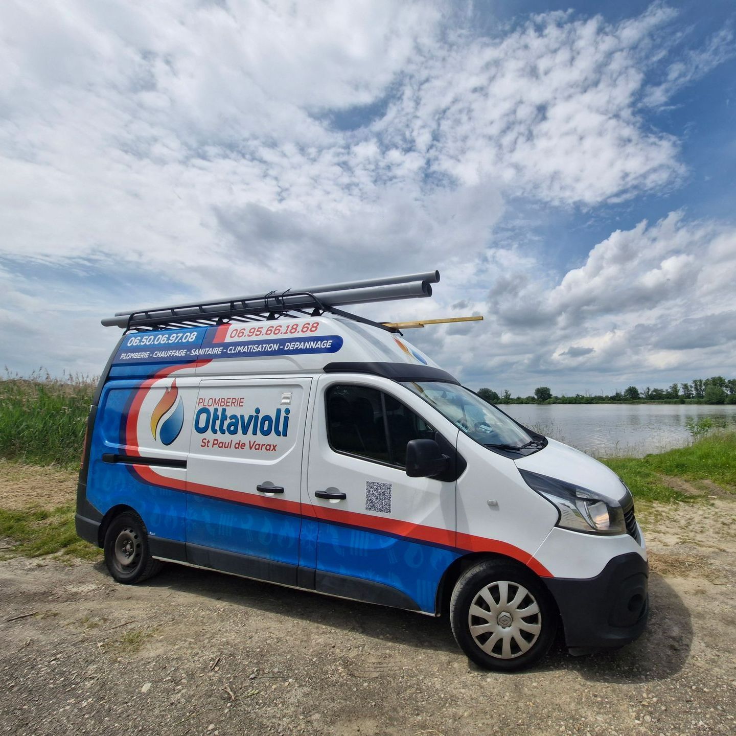 Camion de la société de plomberie