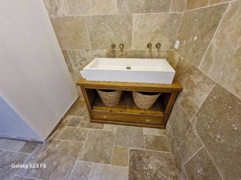 Pose de vasque dans une salle de bains à Bourg-en-Bresse